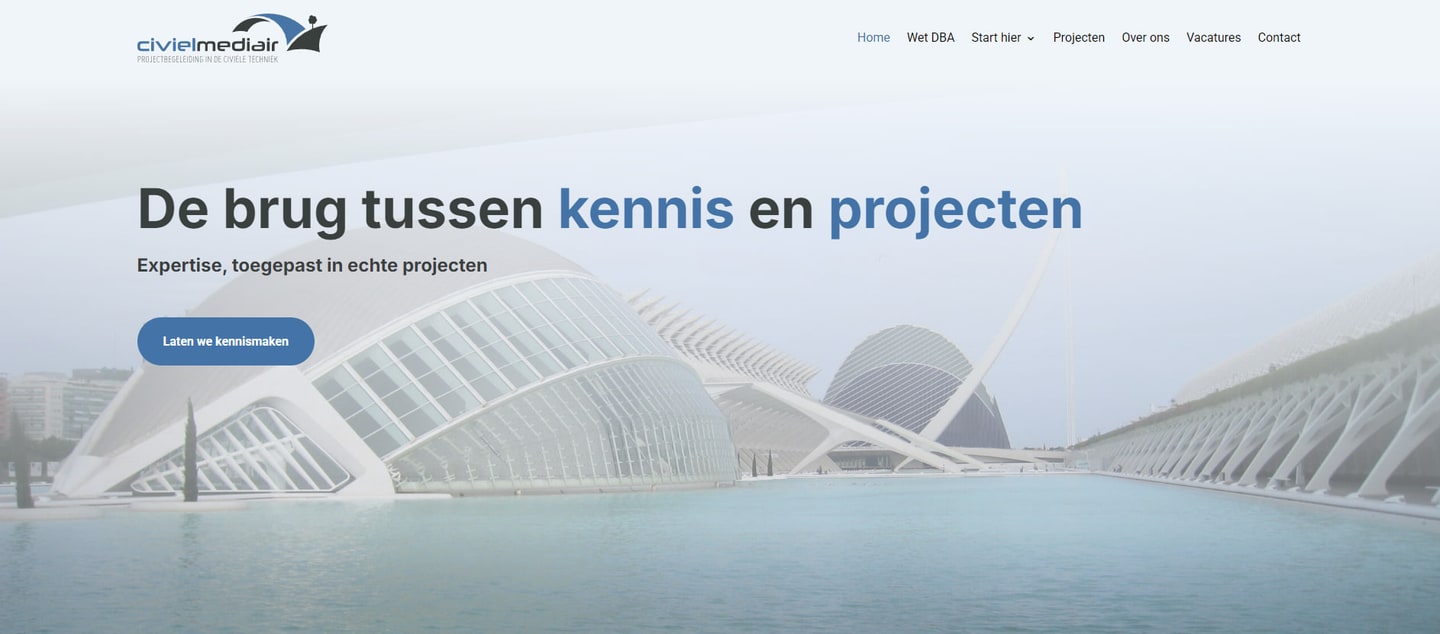 De homepage van Civiel Mediair met de kop "De brug tussen kennis en projecten"