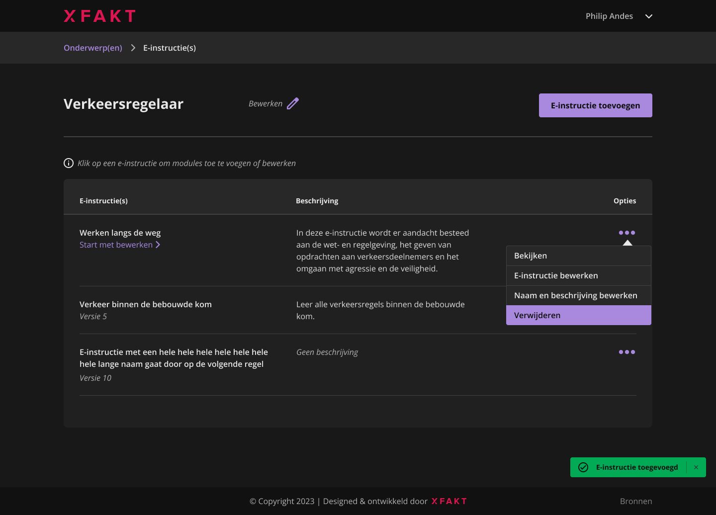 Overzicht van de e-instructies binnen het onderwerp verkeersregelaar, met beschrijving, versienummer en een menu met opties