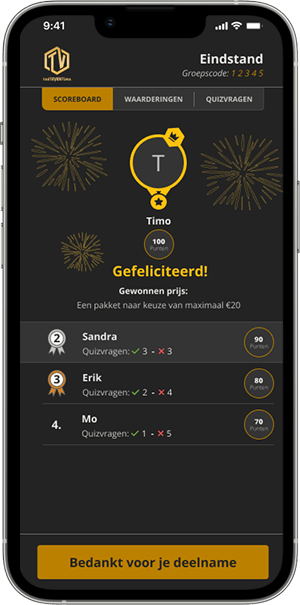 Eindstand met het scoreboard, de winnaar en de gewonnen prijs